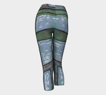 Load image into Gallery viewer, Green Gaze Yoga Capris